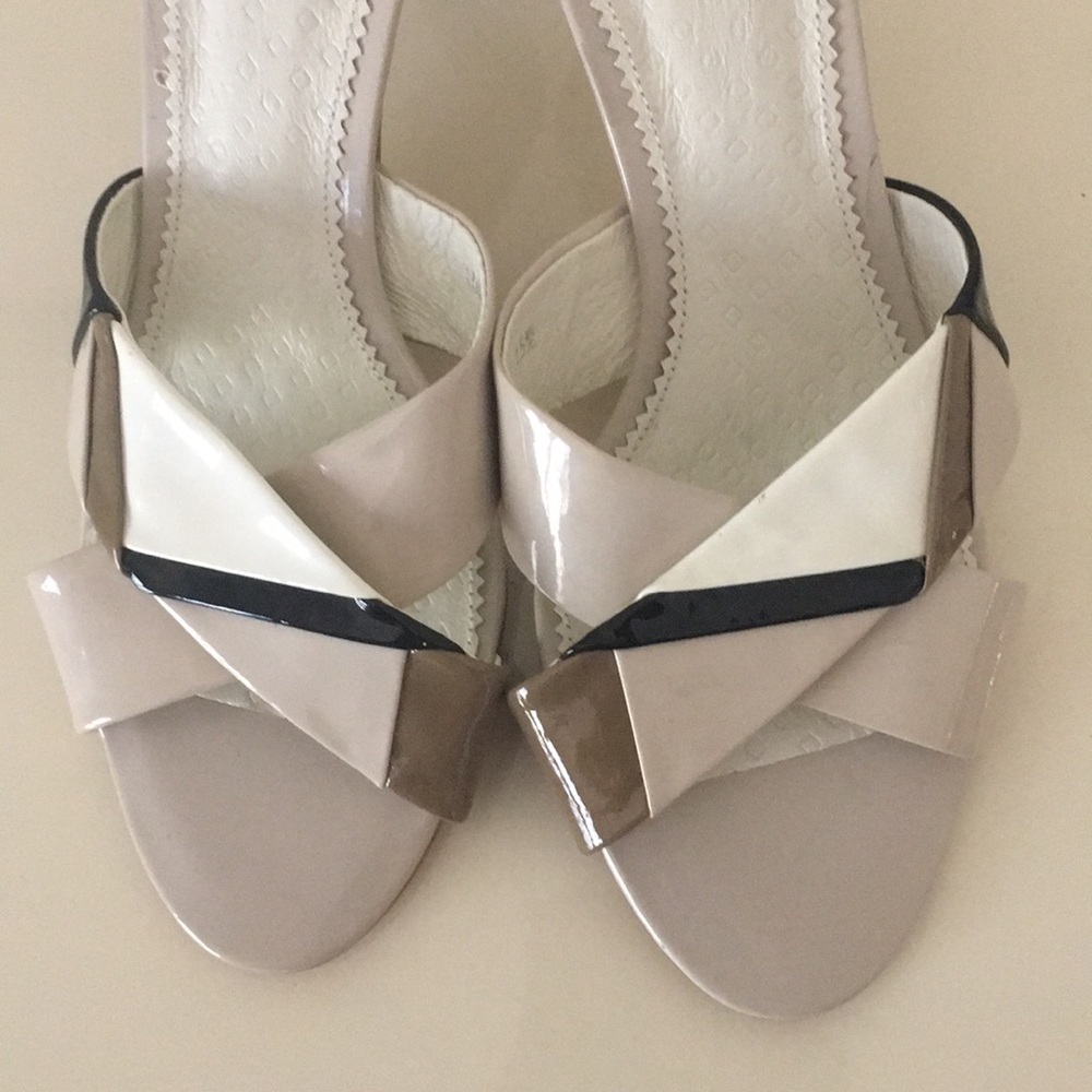 Sandals - Picture 4 of 5